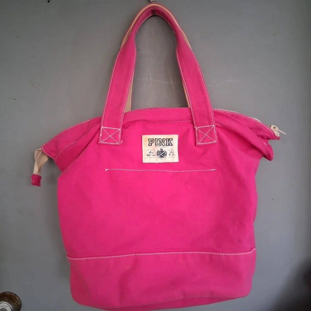 PINK Victoria's Secret Bag RARE HTF Vintage Y2K Heart Charm‎ Spellout Weekender